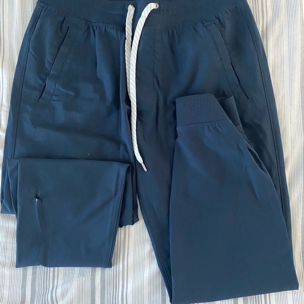Vuori Men's Deep Blue Joggers